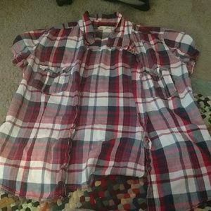 Plaid short sleeved button up shirt